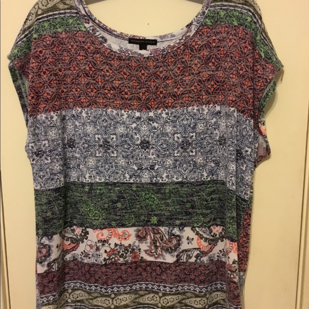 Signature brand top